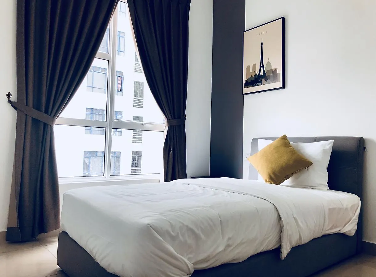 Pinnacle Tower Apartment Stay By Feel Suites Johor Bahru 3*,