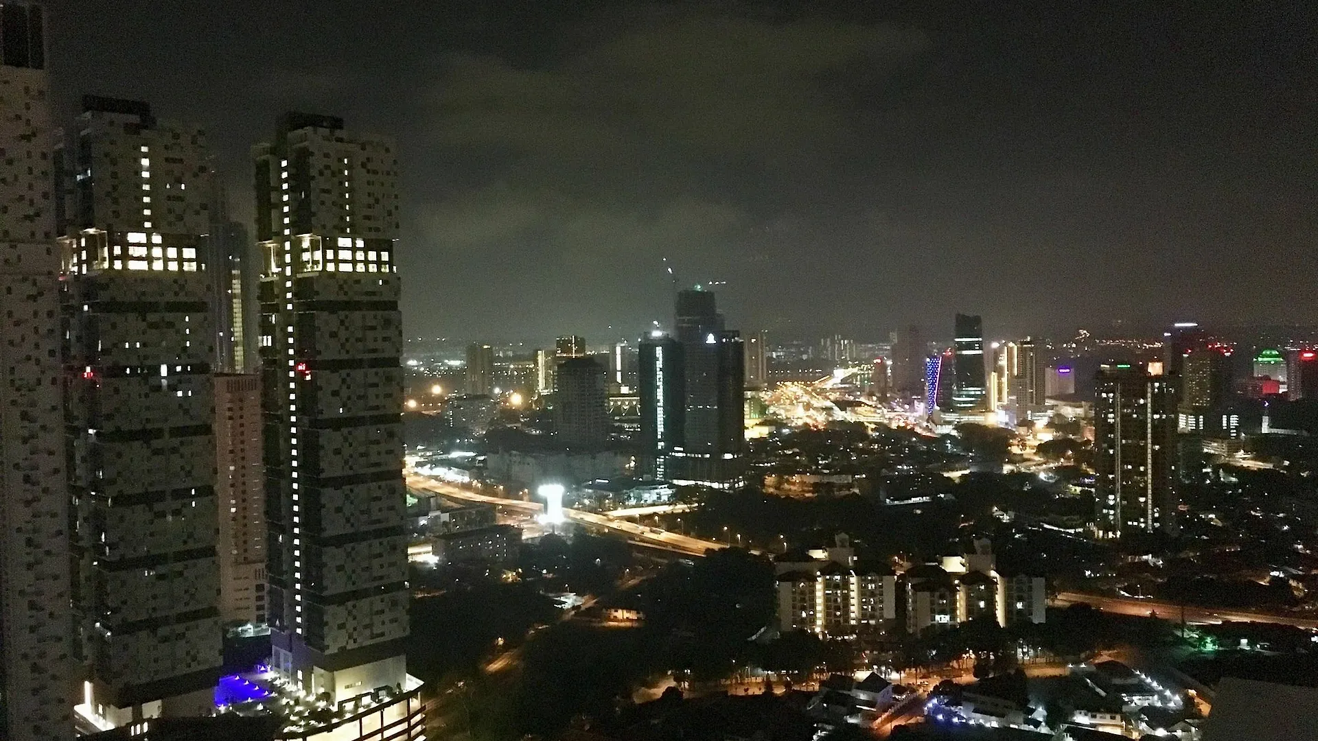 Pinnacle Tower Apartment Stay By Feel Suites Johor Bahru